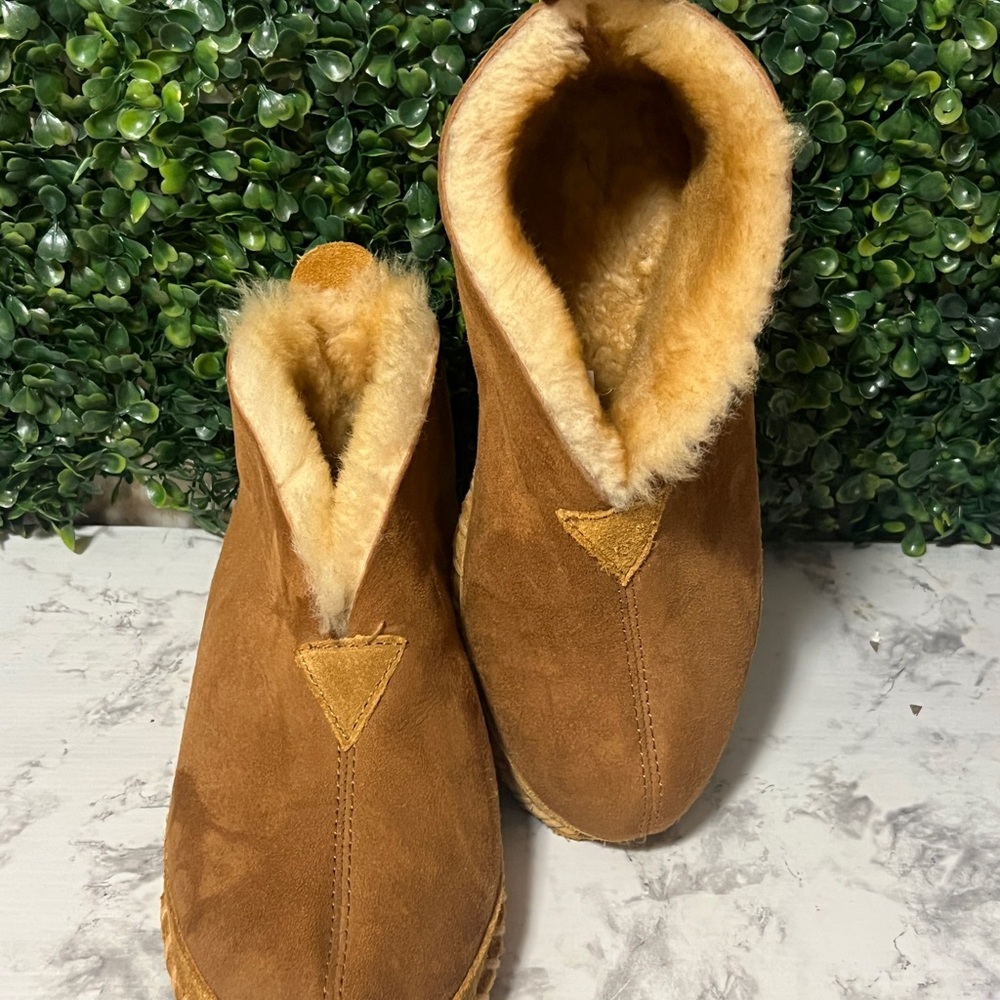 L.L. Bean Women's Brown Shearling-Lined Slippers